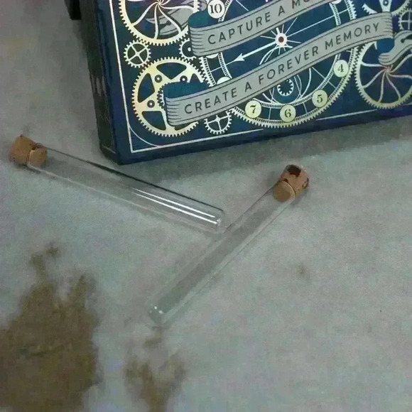 A MOMENT IN TIME CAPSULE Capture a Moment, Create a Forever Memory Gift - Picture 7 of 9